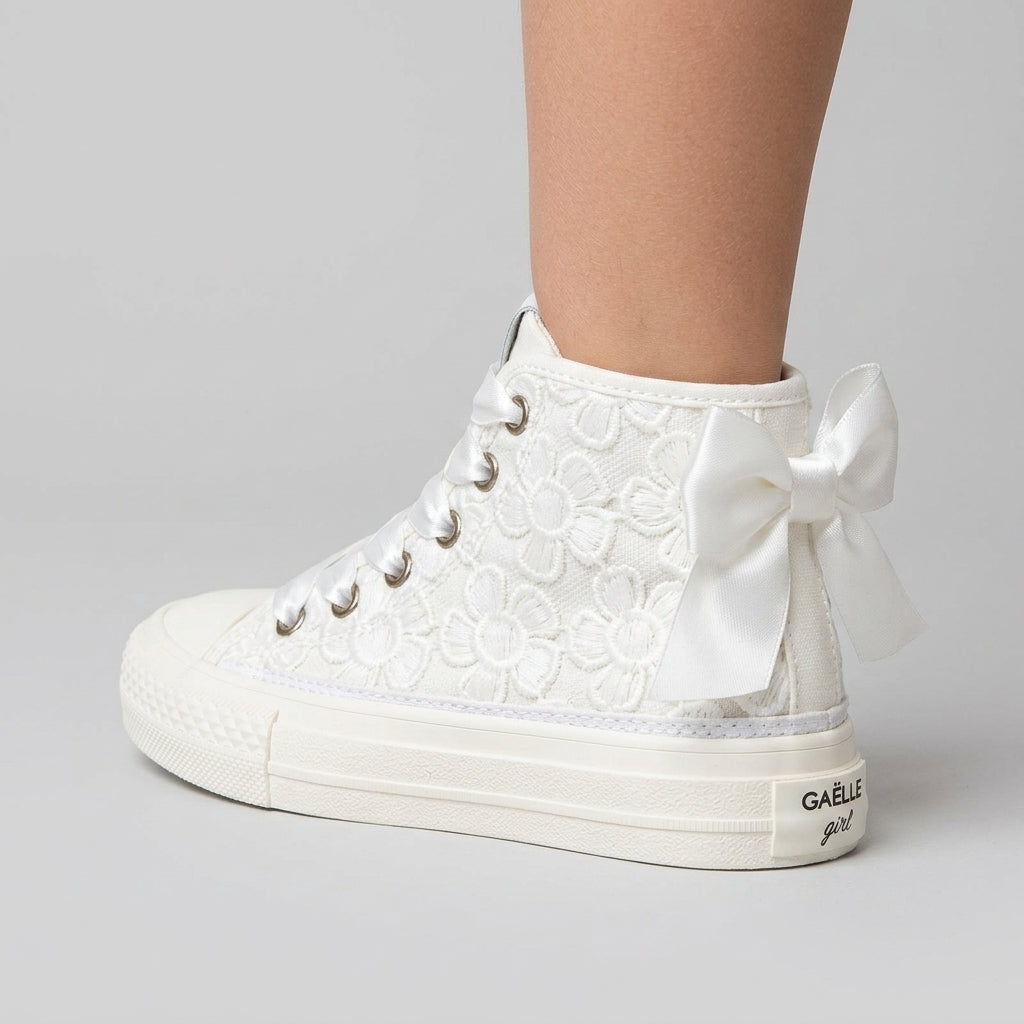 GAËLLE BLANCHE WHITE
